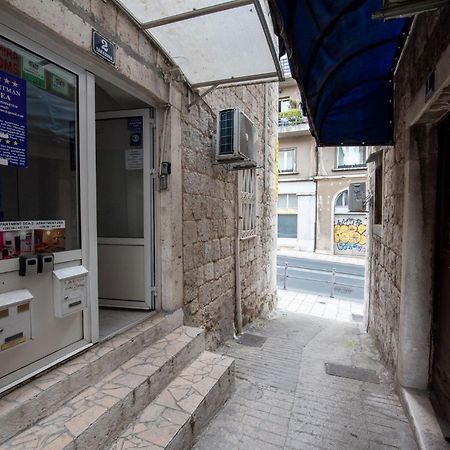 Apartment Dea Split Bagian luar foto