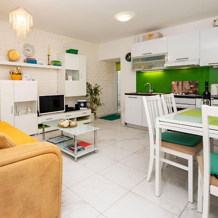 Apartment Dea Split Bagian luar foto