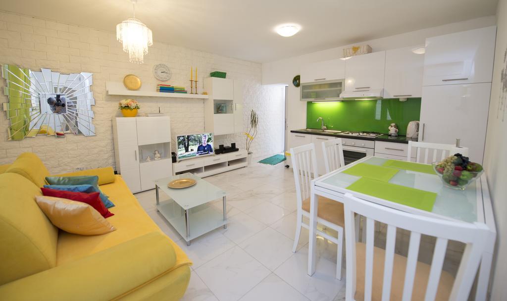 Apartment Dea Split Bagian luar foto