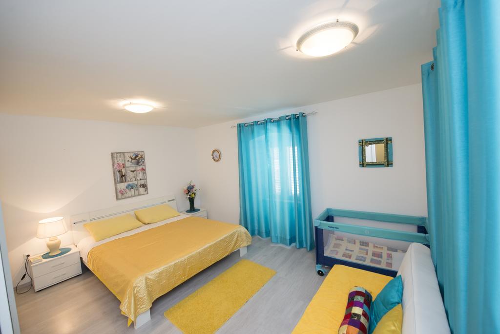 Apartment Dea Split Bagian luar foto
