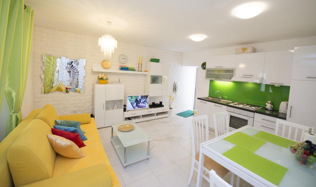 Apartment Dea Split Bagian luar foto