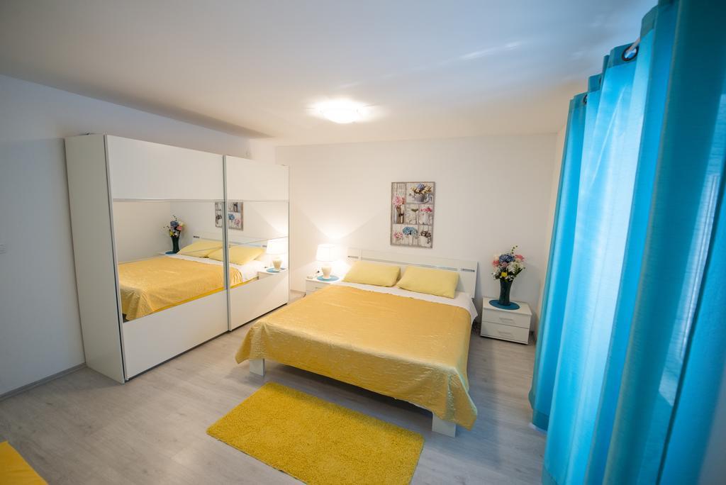 Apartment Dea Split Bagian luar foto