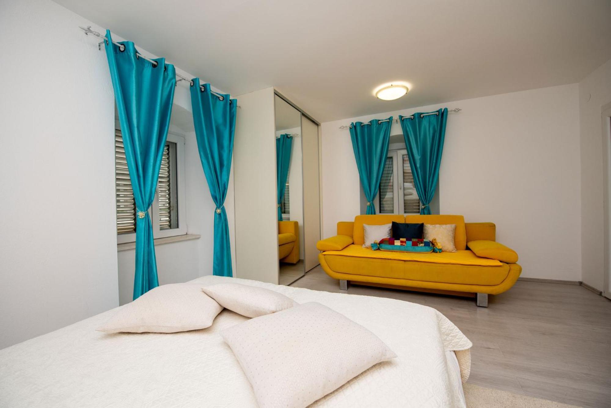 Apartment Dea Split Bagian luar foto